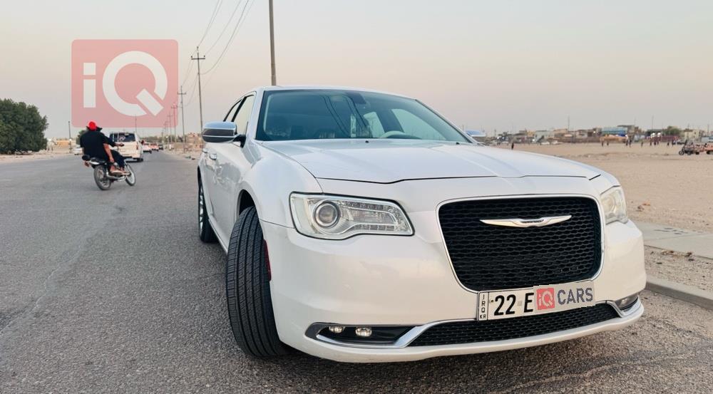 کرایسلەر 300